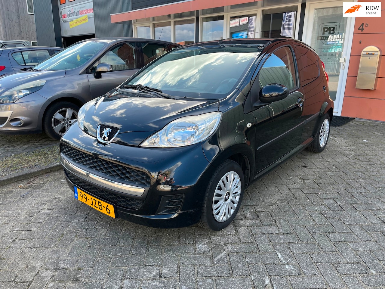 Peugeot 107 - 1.0-12V XS automaat airco - AutoWereld.nl
