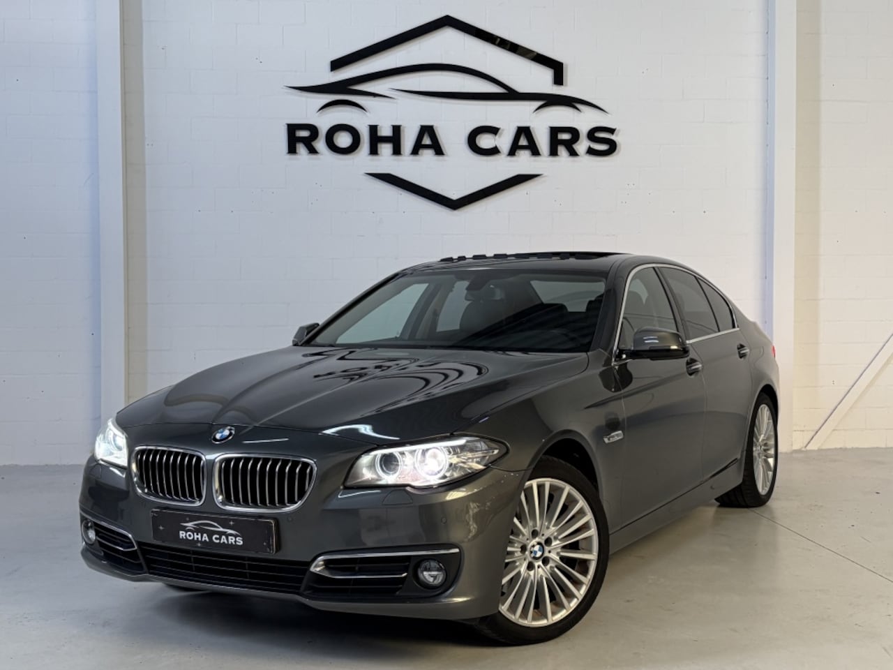BMW 5-serie - 535i Luxury Edition *Pano dak* *Leder* *Trekhaak* *Memory* *Digi - AutoWereld.nl