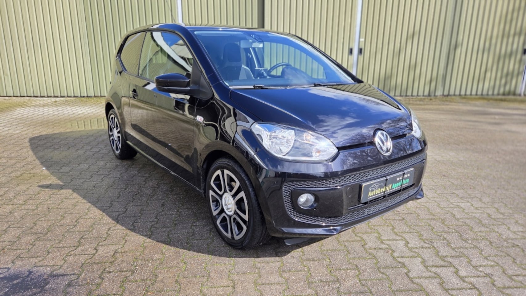 VOLKSWAGEN UP