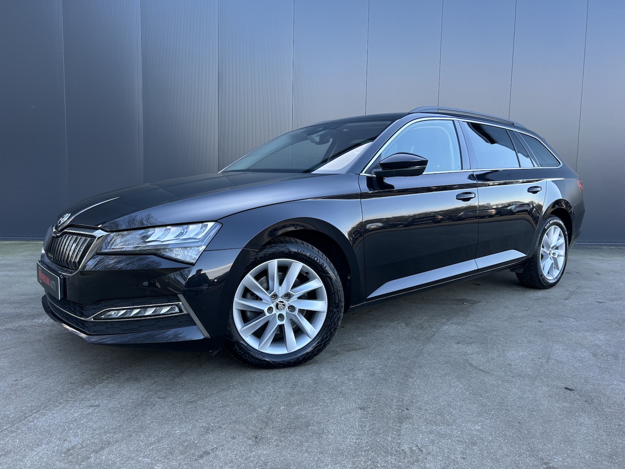 Skoda Superb - 1.4 TSI iV Sportline PHEV 1e EIGENAAR VIRTUAL COCKPIT ADAPT CRUISE 360 CAMERA MEMORY STOEL - AutoWereld.nl