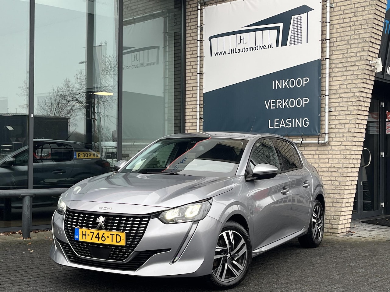 Peugeot 208 - 1.2 Allure*AUTOM*CARPLAY*ACC*LANE-ASS*NAVI*CAMERA* - AutoWereld.nl