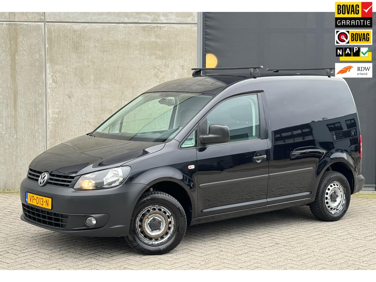 Volkswagen Caddy - 1.6 TDI 75pk 2015 Zwart NAP|CRUISE|APK 2027 - AutoWereld.nl