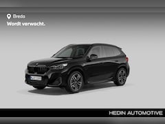 BMW X1 - sDrive18i | Comfort Access | Achteruitrijcamera | Elektrisch verstelbare Sportstoelen | St