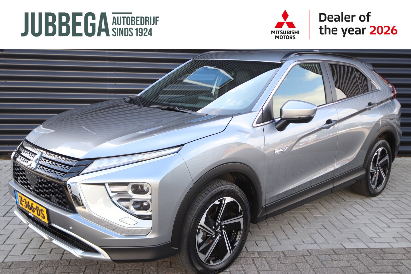 Mitsubishi Eclipse Cross - 2.4 PHEV Intense+ NL-Auto, LED, Standkachel - AutoWereld.nl