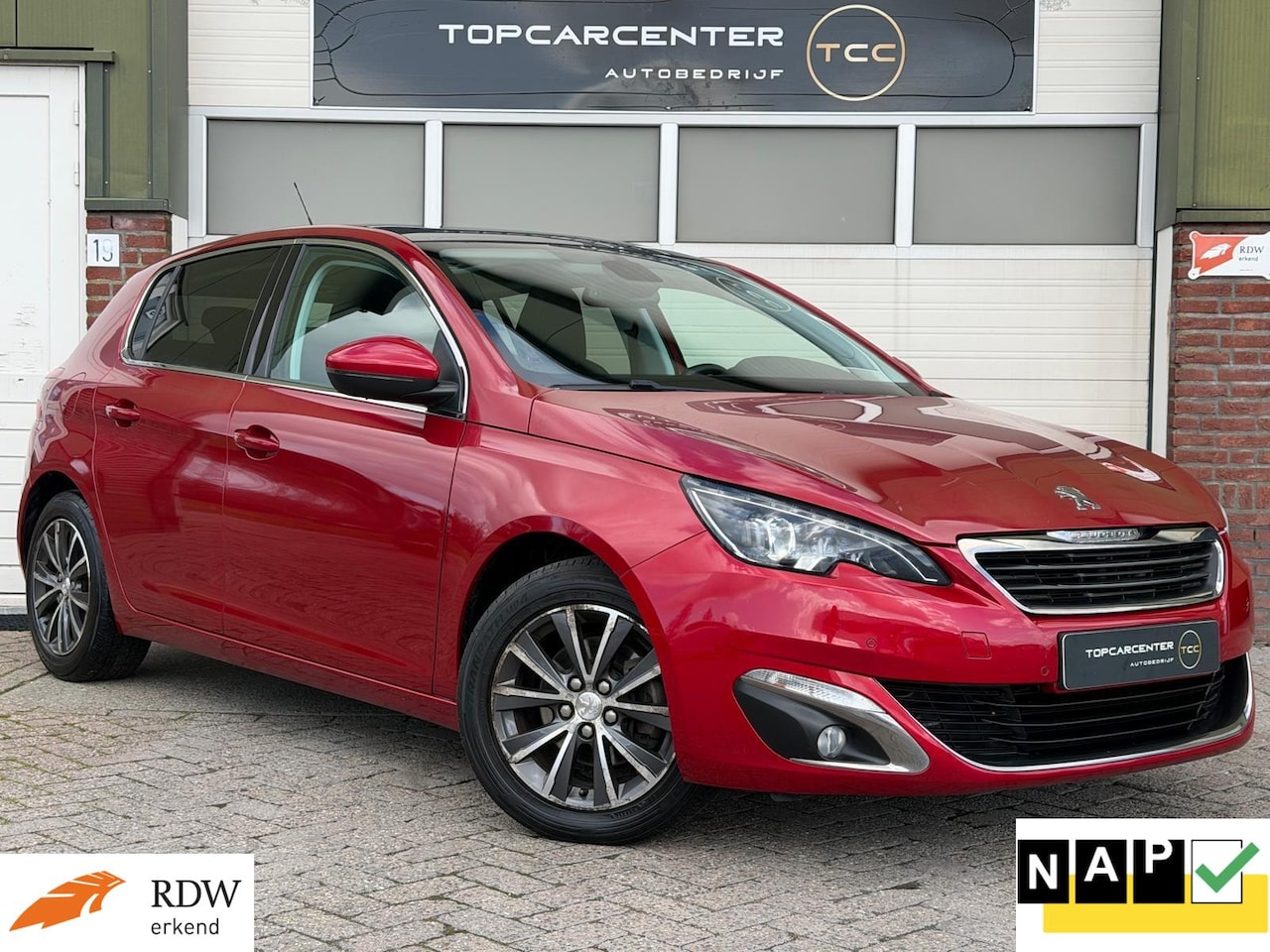 Peugeot 308 - 1.2 PureTech Allure/NAVI/CAMERA/PARKS/APK/NAP - AutoWereld.nl