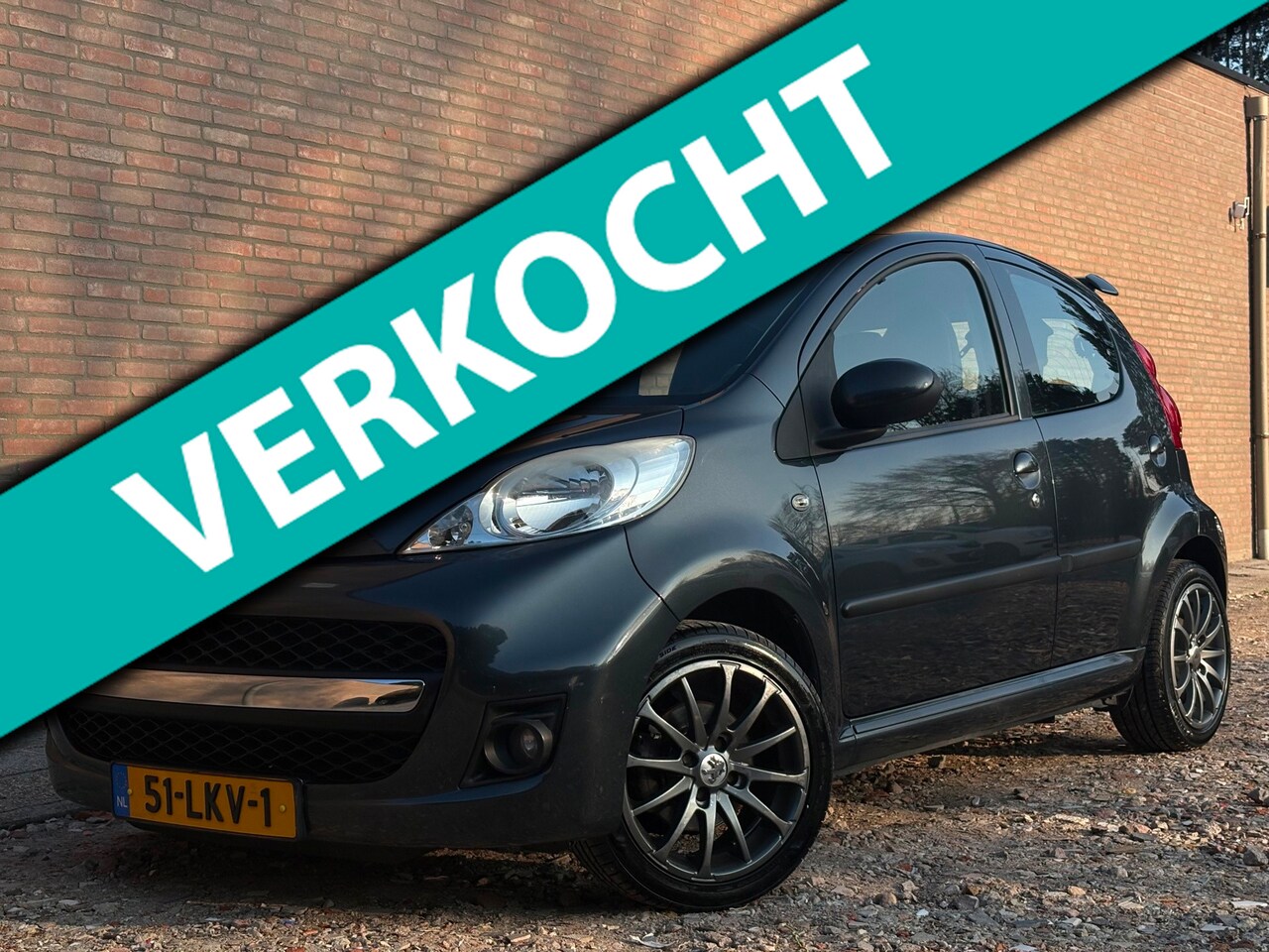 Peugeot 107 - | Automaat | Schuifdak | Android | Camera - AutoWereld.nl