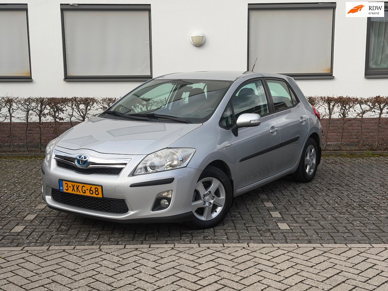Toyota Auris - 1.8 Full Hybrid Aspiration AUTOMAAT TREKHAAK DEALER ONDERHOUDEN - AutoWereld.nl