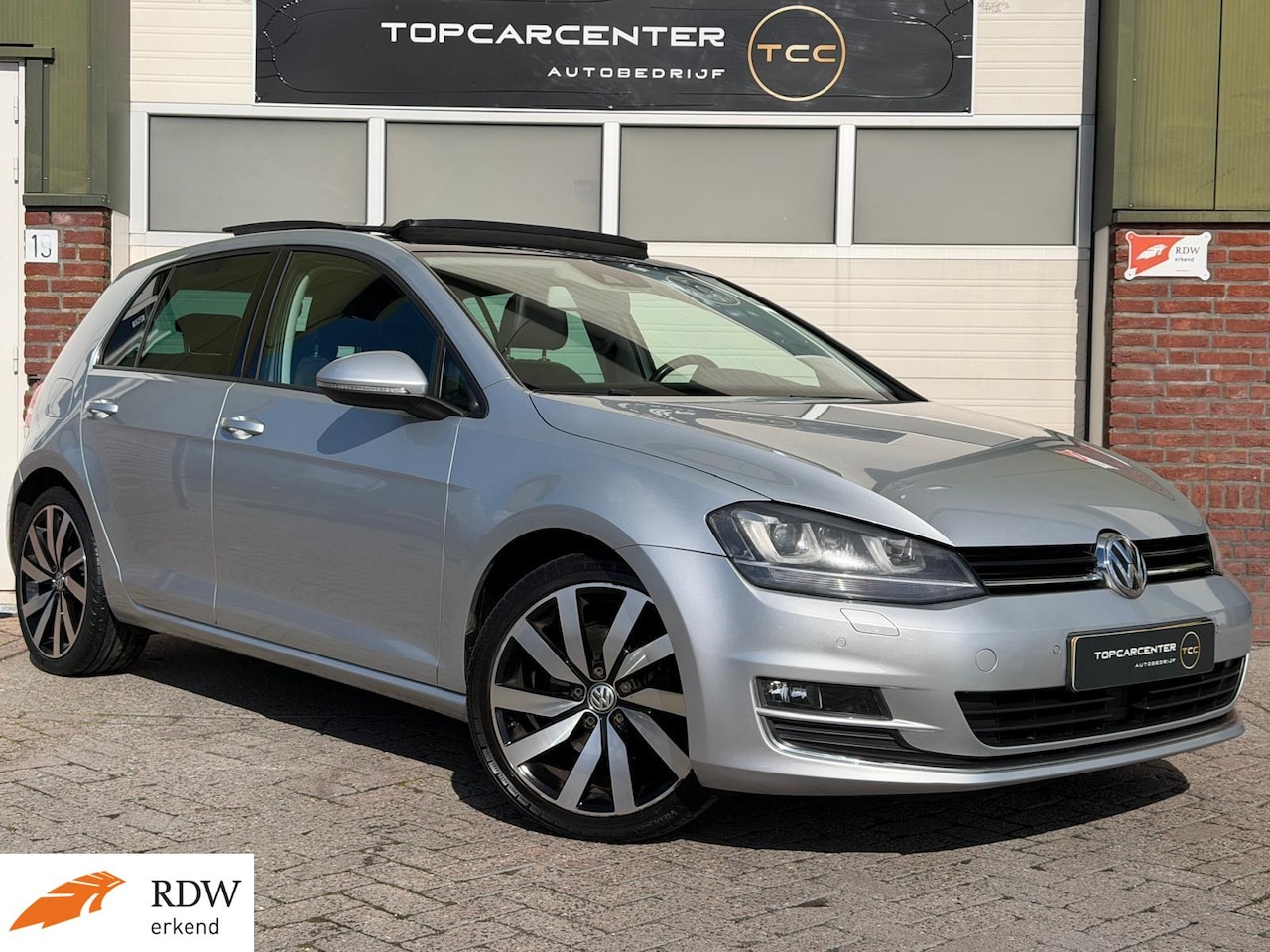 Volkswagen Golf - 1.4 TSI ACT High/AUT/CAMERA/STOELV/PARK/APK - AutoWereld.nl