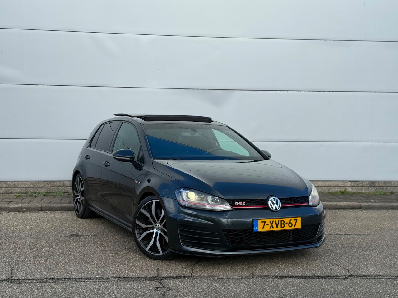 Volkswagen Golf - 2.0 TSI GTI Performance DSG 230PK LEER|PANO|DYNAUDIO|XENON|BILSTEIN - AutoWereld.nl