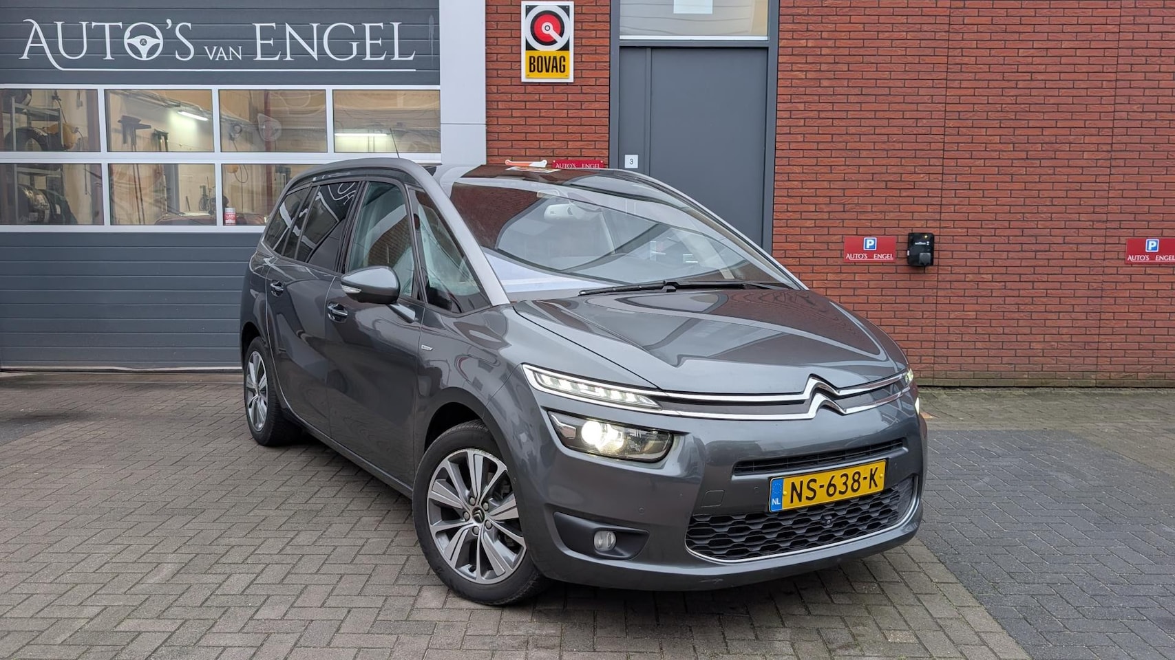 Citroën Grand C4 Picasso - 1.2 PureTech Exclusive/Massage/JBL/ - AutoWereld.nl