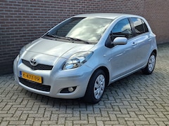 Toyota Yaris - 1.3 VVTi Aspiration , Trekhaak , Keyless antry , Metallic , Airco