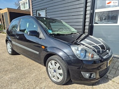 Ford Fiesta - 1.3-8V Ghia *Climate control, stoelverwarming