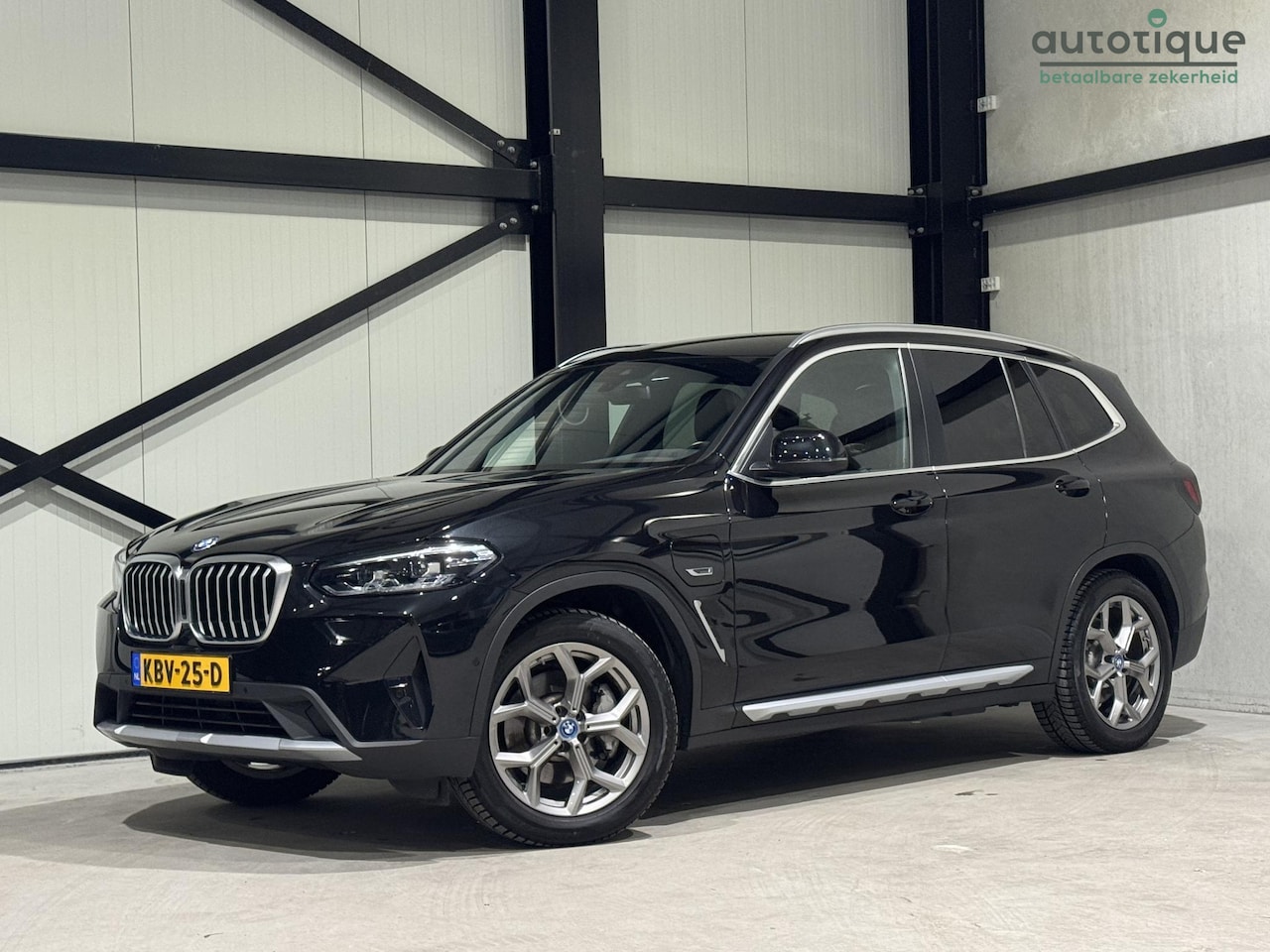 BMW X3 - xDrive30e Aut. | navi | led | lederen sportzetels | carplay | - AutoWereld.nl