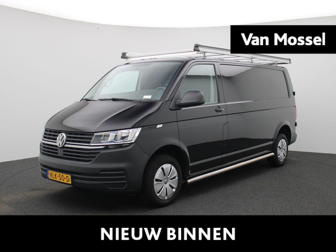 Volkswagen Transporter - 2.0 TDI L2H1 30 | Airconditioning | Radio | Zijschuifdeur | Trekhaak | - AutoWereld.nl
