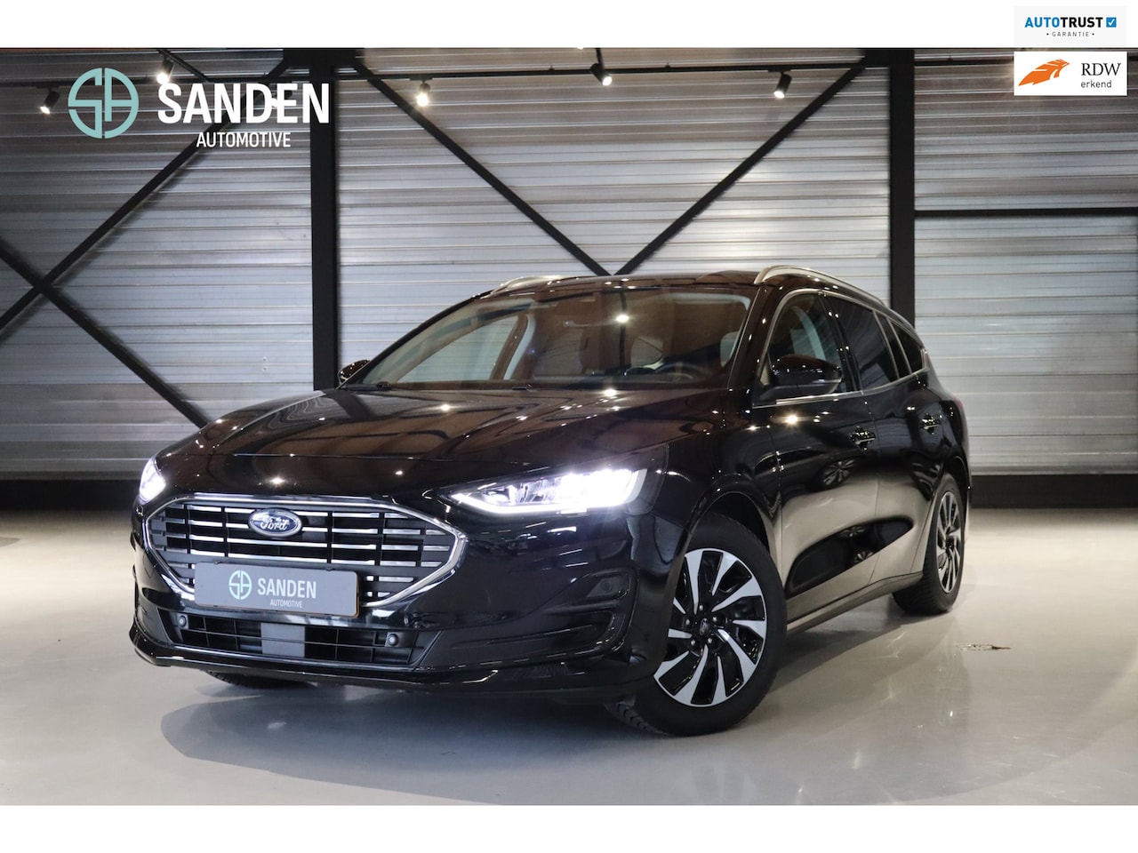 Ford Focus Wagon - 1.0 EcoBoost Hybrid Titanium | RIJKLAARPRIJS | LAGE KM STAND | NAVI | WINTERPACK | CAMERA - AutoWereld.nl