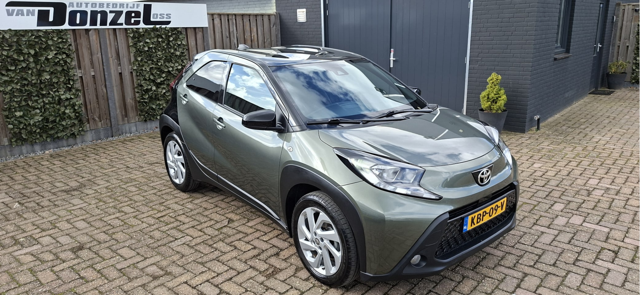 Toyota Aygo X - 1.0 VVT-i S-CVT Envy AUTOMAAT apple carplay/andriod auto - AutoWereld.nl