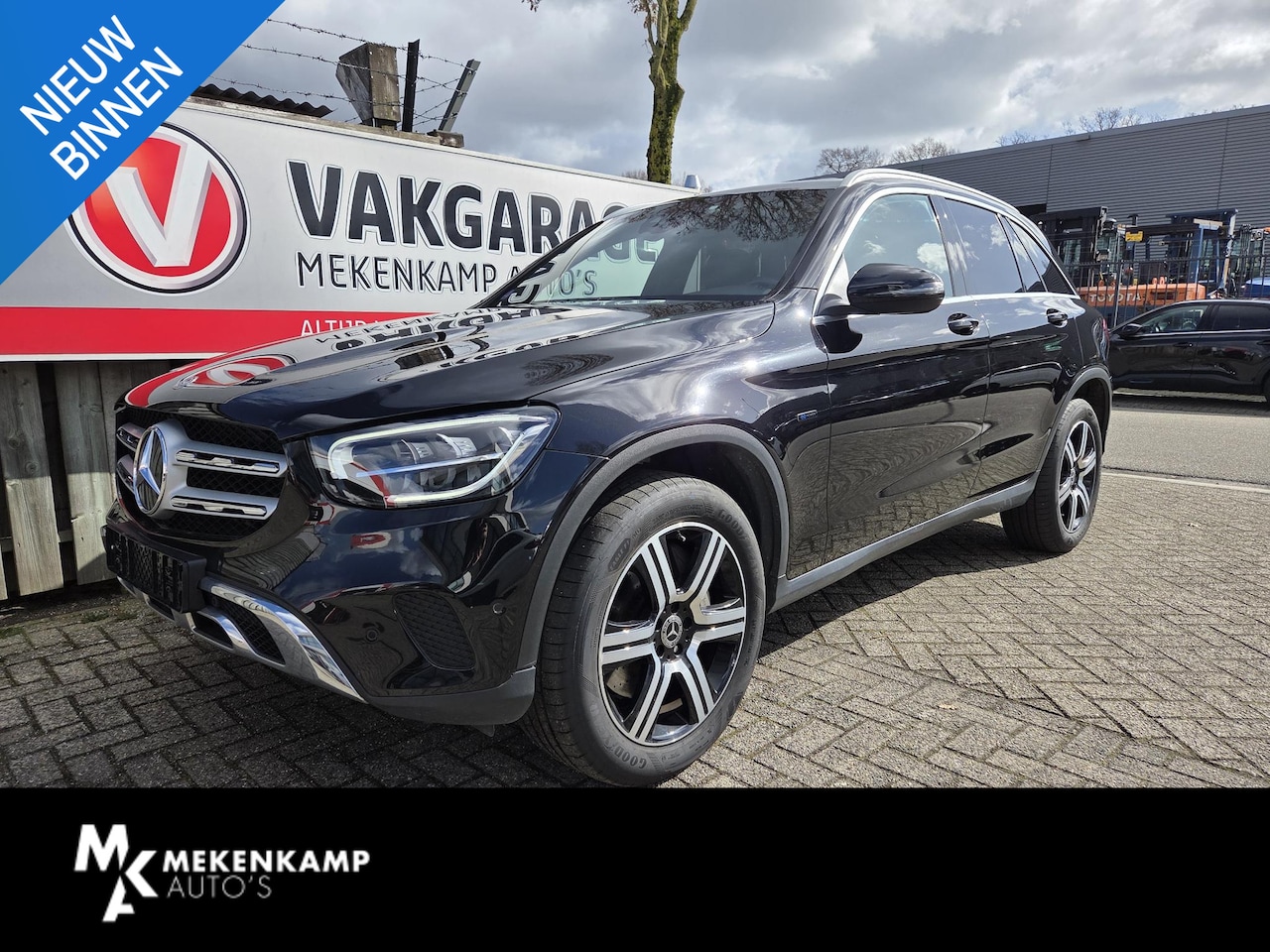 Mercedes-Benz GLC-klasse - 300e 4MATIC 19"/Trekhaak/Dodehoek/Rijstrooksensor/Sfeerverlichting/Apple Carplay & Android - AutoWereld.nl