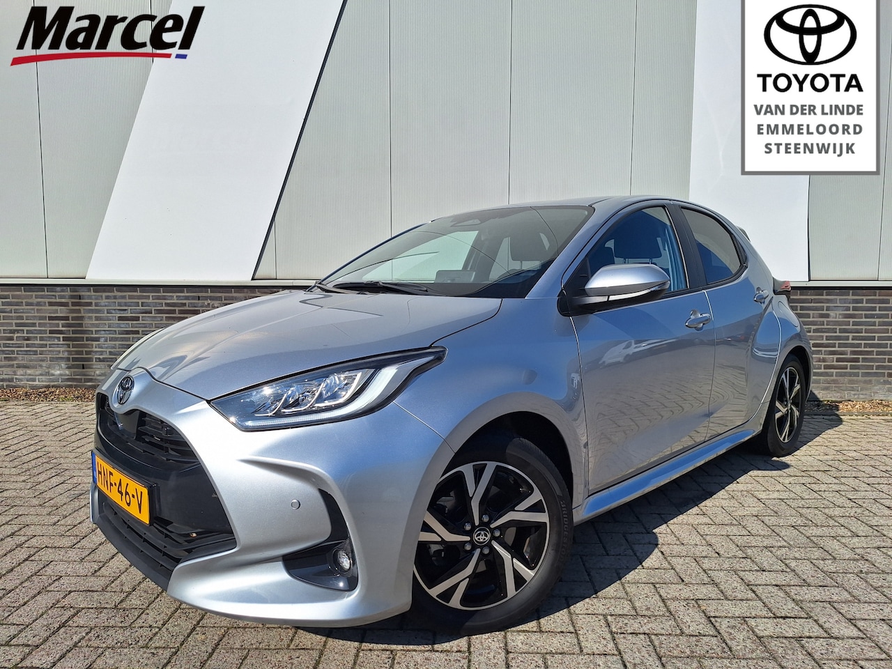 Toyota Yaris - 1.5 Hybrid 115 Dynamic met Comfort Pack PDC v+a Dode hoek detectie Navi Apple/Android auto - AutoWereld.nl