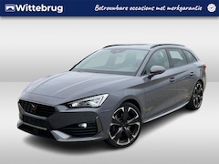 CUPRA Leon Sportstourer - 1.4 e-Hybrid 245pk Performance DSG Automaat Panoramadak / 19"LM velgen / Apple CarPlay / A