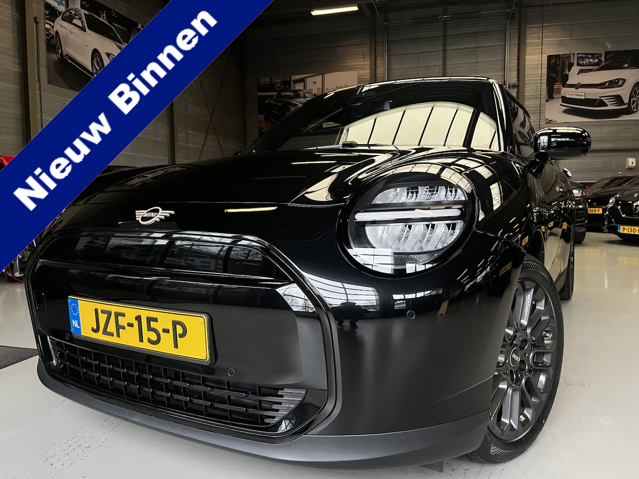 MINI Cooper - Mini E Essential XS 40.7 kWh Camera, Head-up display, Cruise - AutoWereld.nl