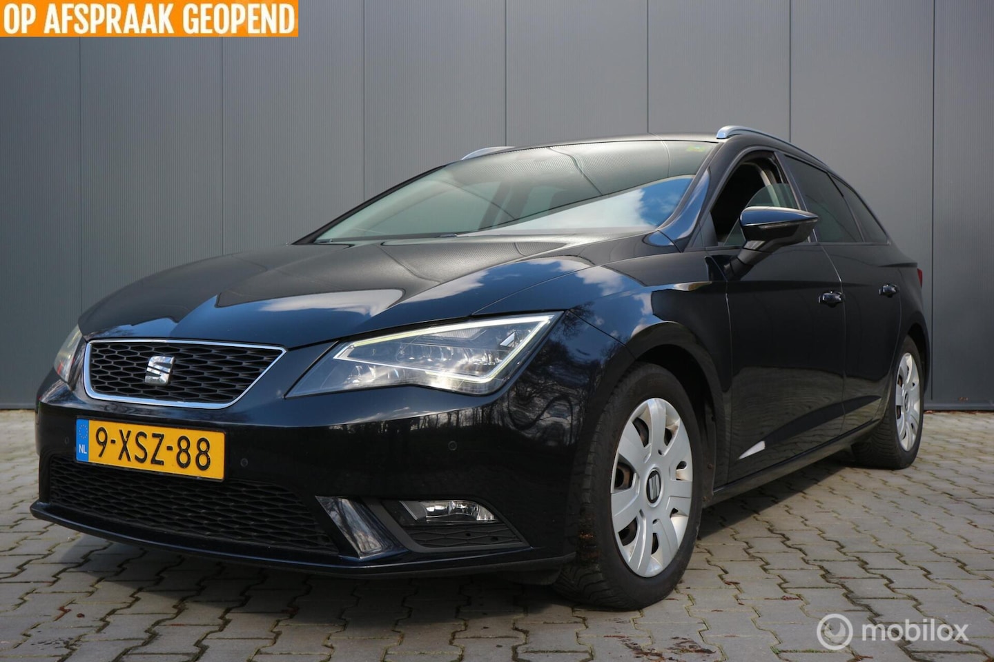 SEAT Leon ST - 1.6 TDI Style Ecomotive XENON/NAVIGATIE/PDC - AutoWereld.nl