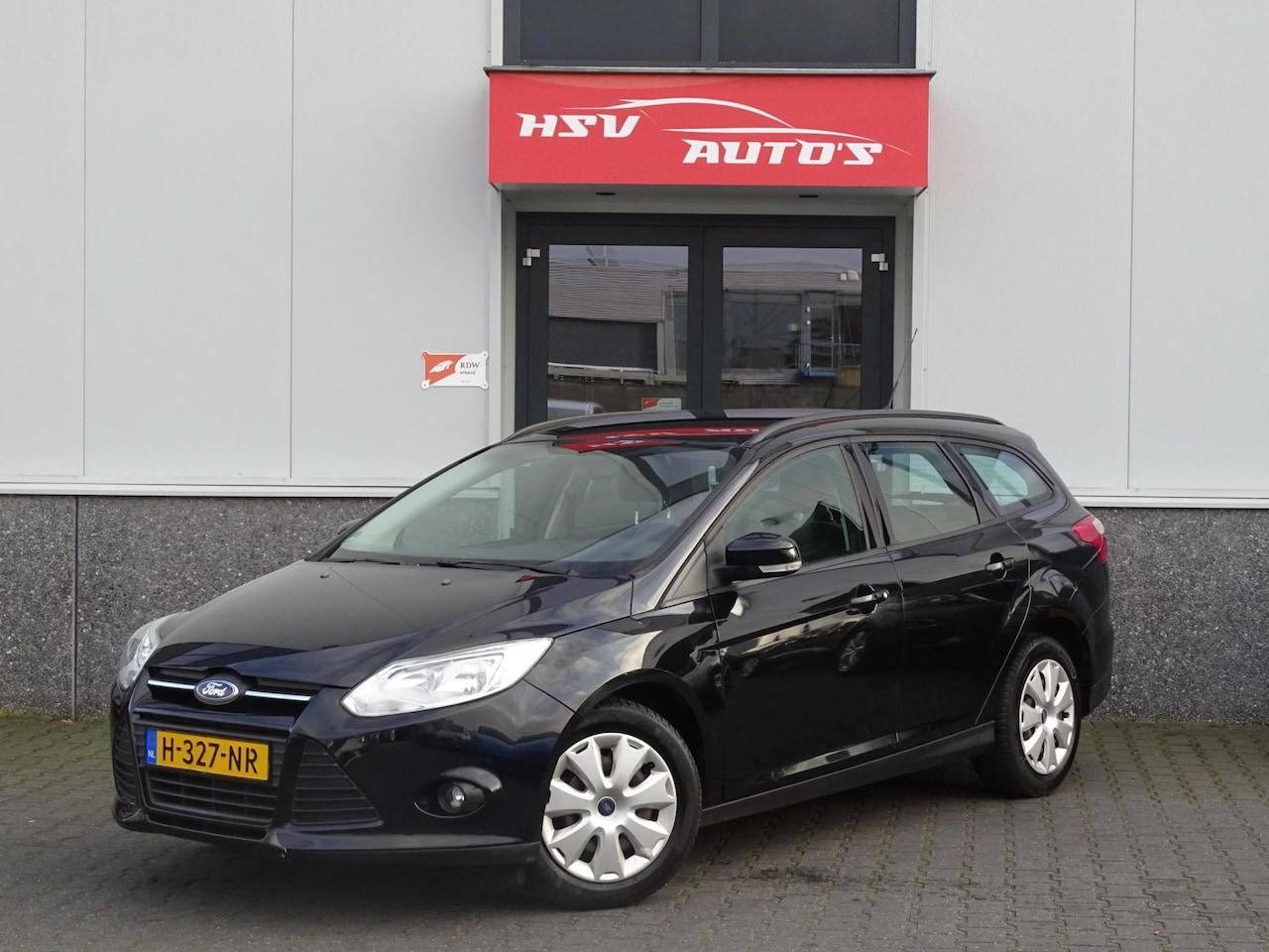 Ford Focus Wagon - 1.0 EcoBoost Titanium airco *apk 01-2027* - AutoWereld.nl
