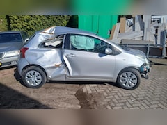 Toyota Yaris - 1.3 VVTi Sol SCHADE. AUTOMAAT HANDEL/EXPORT