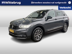 Volkswagen Tiguan - 1.5 TSI DSG Life Business / Navigatie / Achteruitrij camera / Zwenkbare trekhaak / 17'' LM
