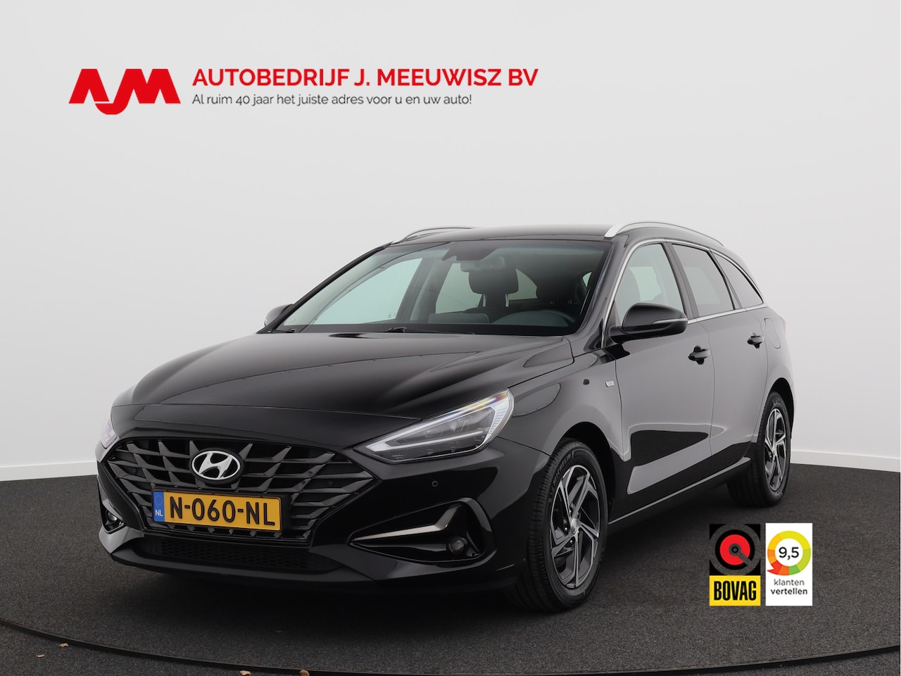 Hyundai i30 Wagon - 1.5 T-GDi MHEV Premium/ lage km/ compleet! - AutoWereld.nl