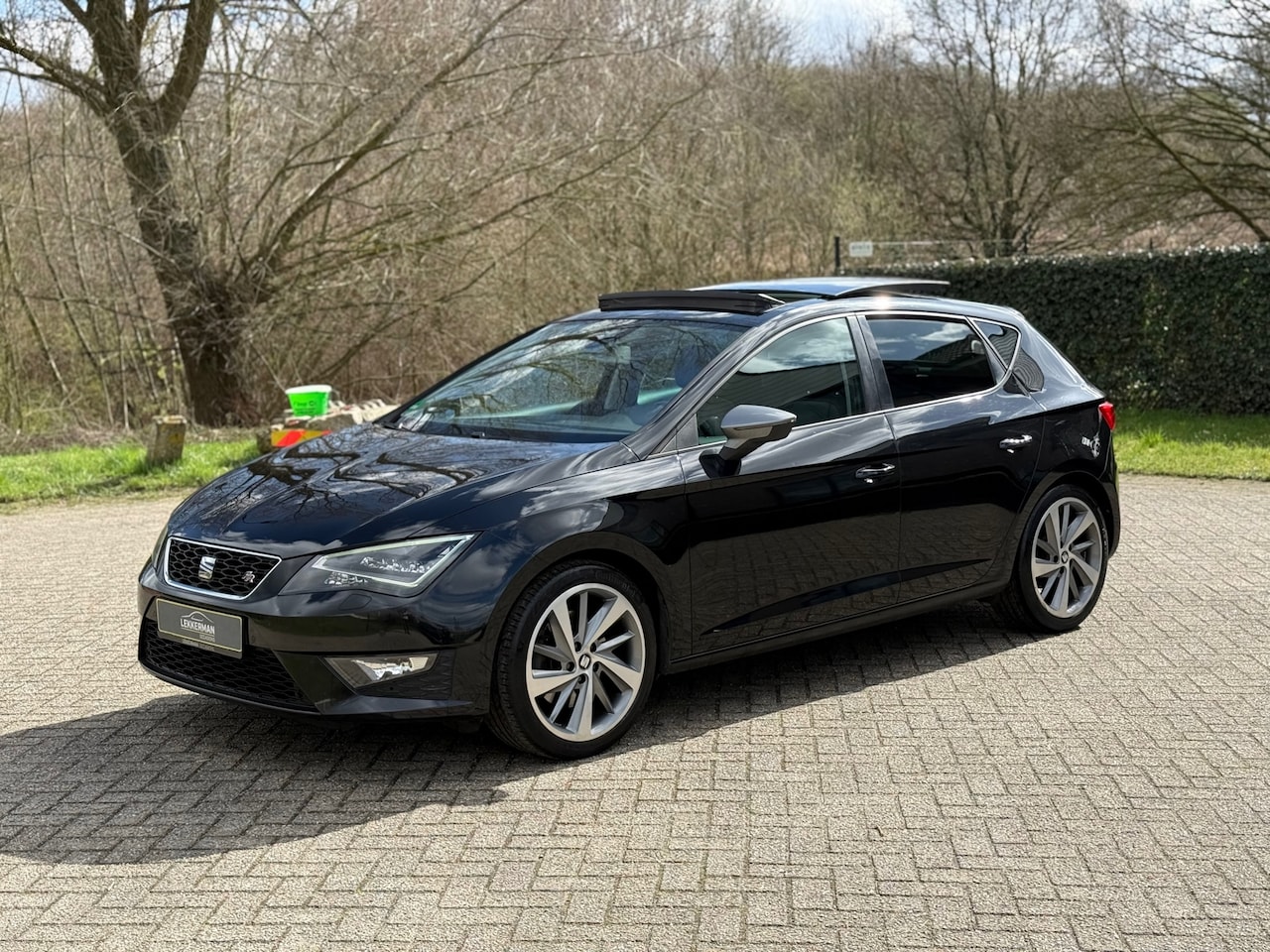 SEAT Leon - 1.8 TSI FR PANO I 180PK I UNIEKE KM I ZEER DIK I WEINIG KM I LED - AutoWereld.nl