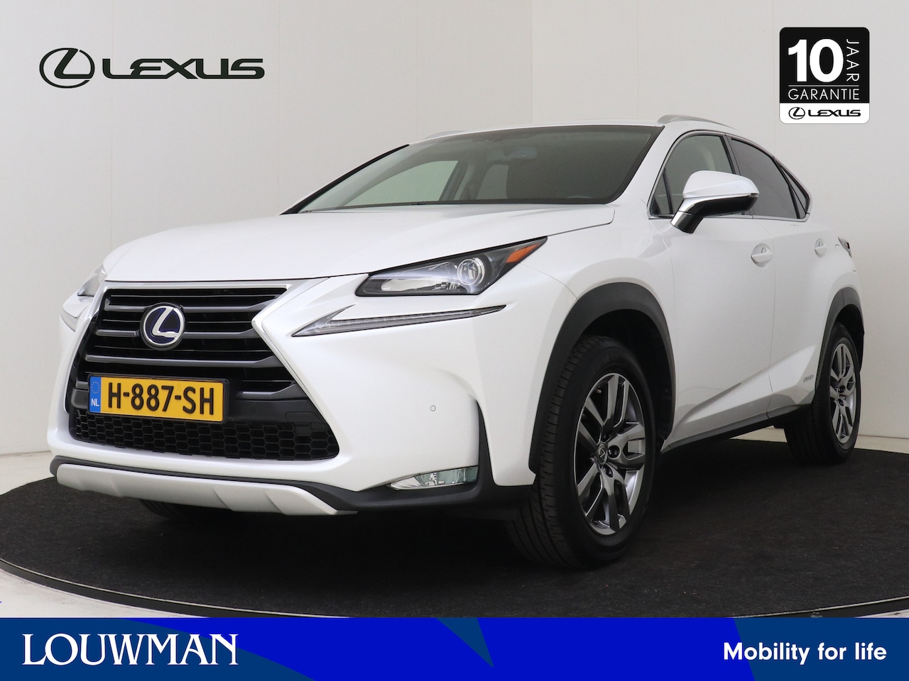 Lexus NX - 300h AWD Luxury Line | Sunroof | Elektrische Achterklep | Elektrische Voorstoelen | - AutoWereld.nl