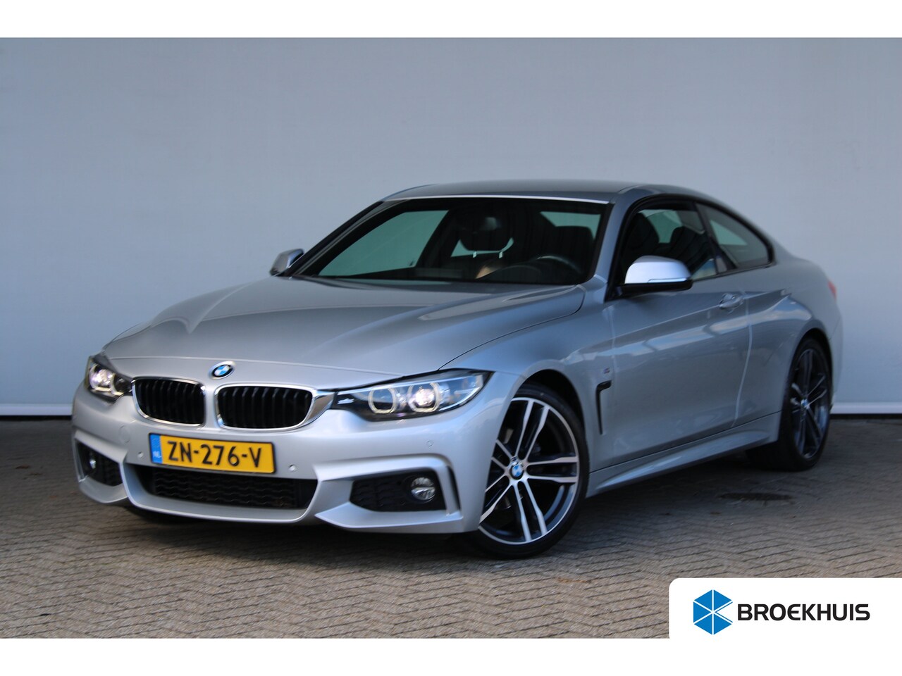 BMW 4-serie Coupé - 420i High Executive | M-sport | Head-up display | Navigatie | Lederen bekleding | Parkeers - AutoWereld.nl