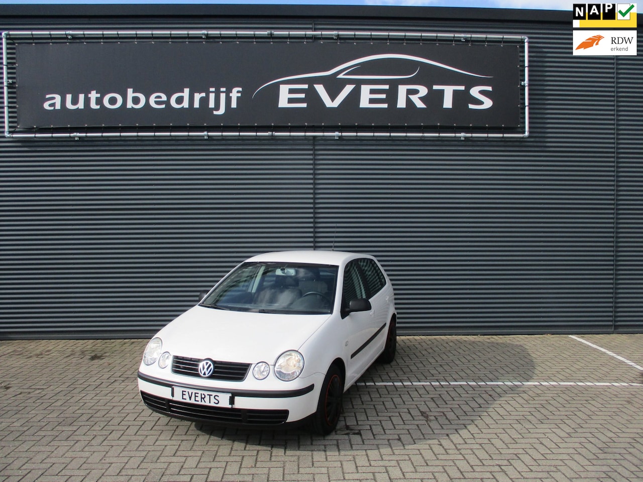 Volkswagen Polo - 1.4-16V Comfortline distributie bij 273000 nieuw en nieuwe apk rijd prima nu scherpe meene - AutoWereld.nl