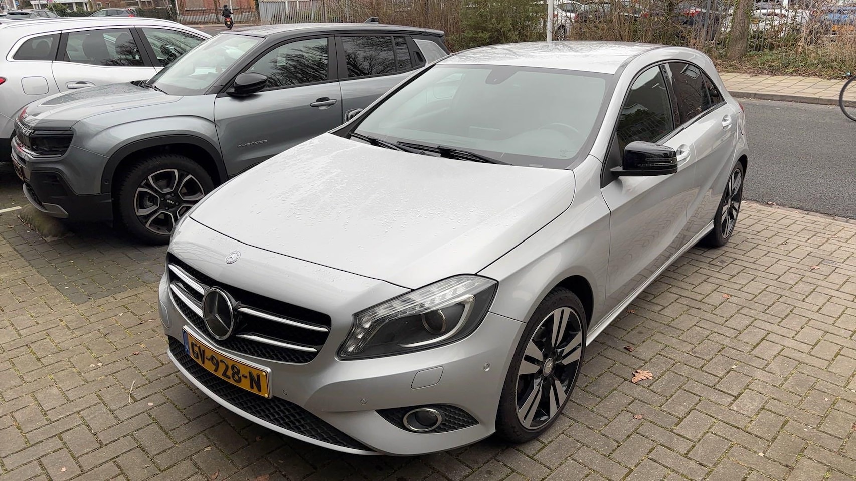 Mercedes-Benz A-klasse - 180 Ambition l sportstoelen l navigatie l sportvelgen l privacy-glass l airco l elec-ramen - AutoWereld.nl