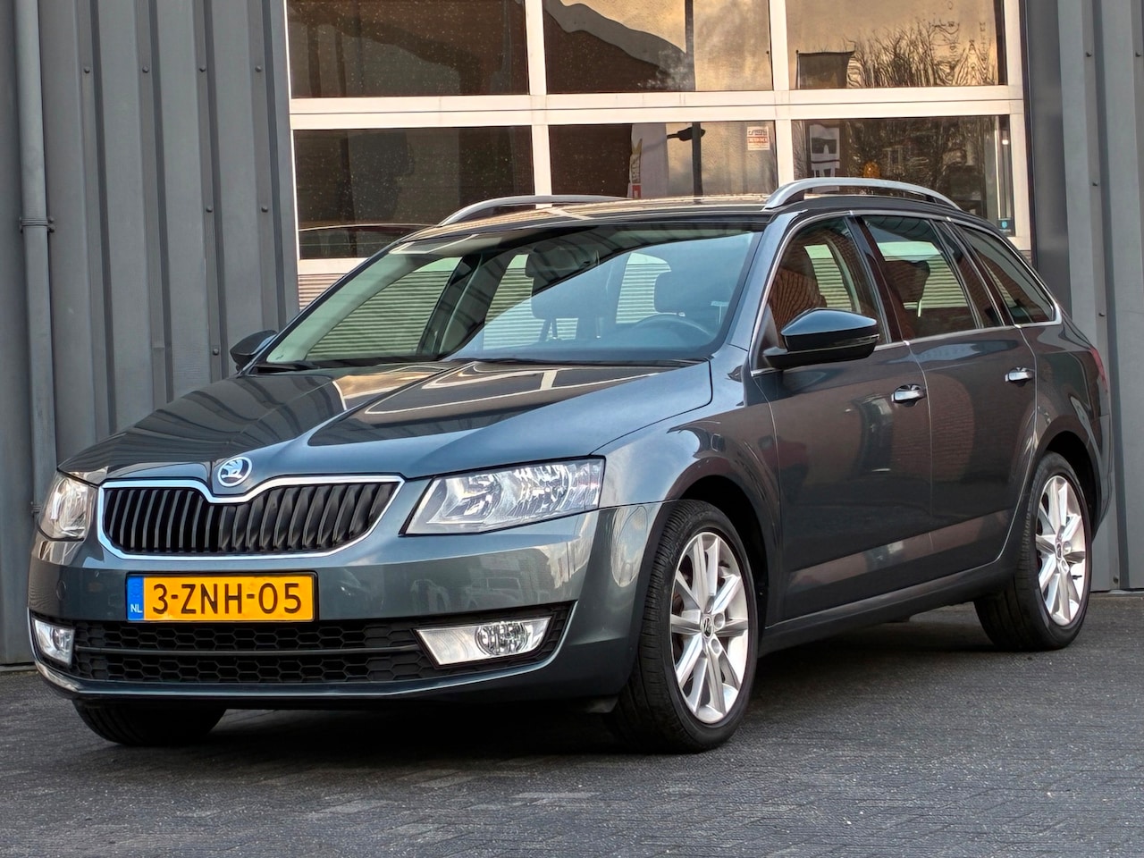 Skoda Octavia Combi - 1.2 TSI Greentech Ambition Businessline Automaat Navigatie - AutoWereld.nl