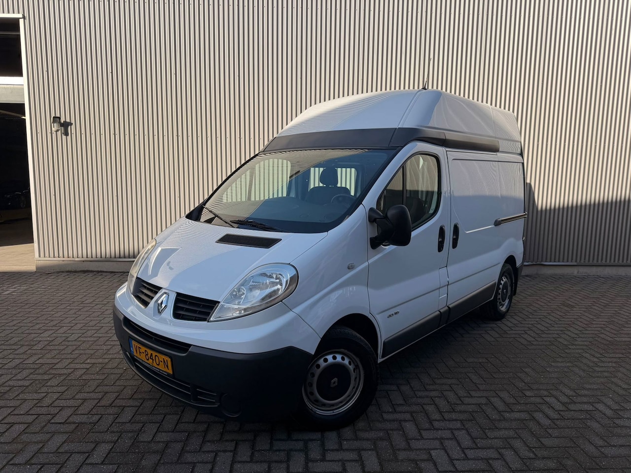 Renault Trafic - 2.0 dCi T29 L1H2 Navi|2x schuifdeur|Cruise - AutoWereld.nl