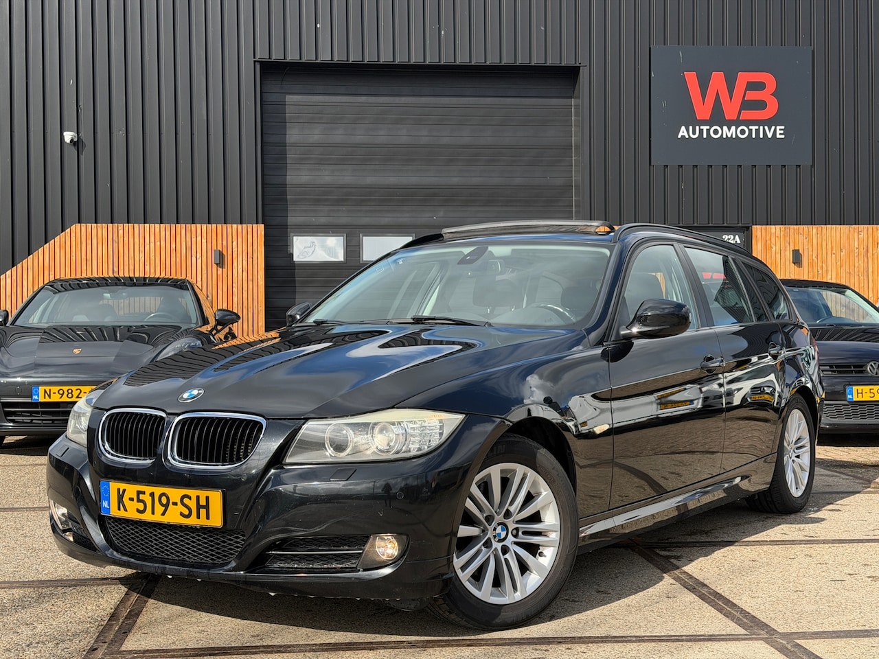 BMW 3-serie Touring - 318i High Executive Pano Navi PDC Facelift - AutoWereld.nl