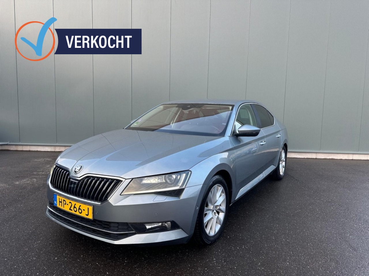 Skoda Superb - 1.8 TSI Style Bns TREKHAAK | LEDER | CAMERA | NAP ! - AutoWereld.nl