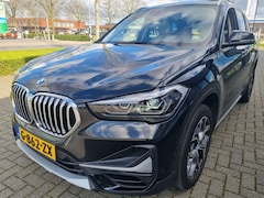 BMW X1 - SDrive20i VDL Nedcar Edition Pano Leder HeadUp