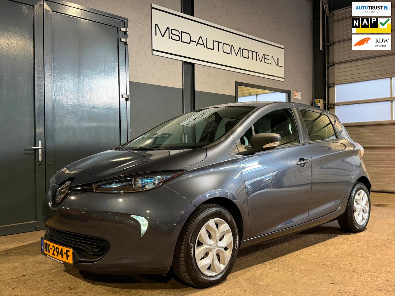 Renault Zoe - Q90 Life Quickcharge 41 kWh 1e eigenaar BTW NAP - AutoWereld.nl