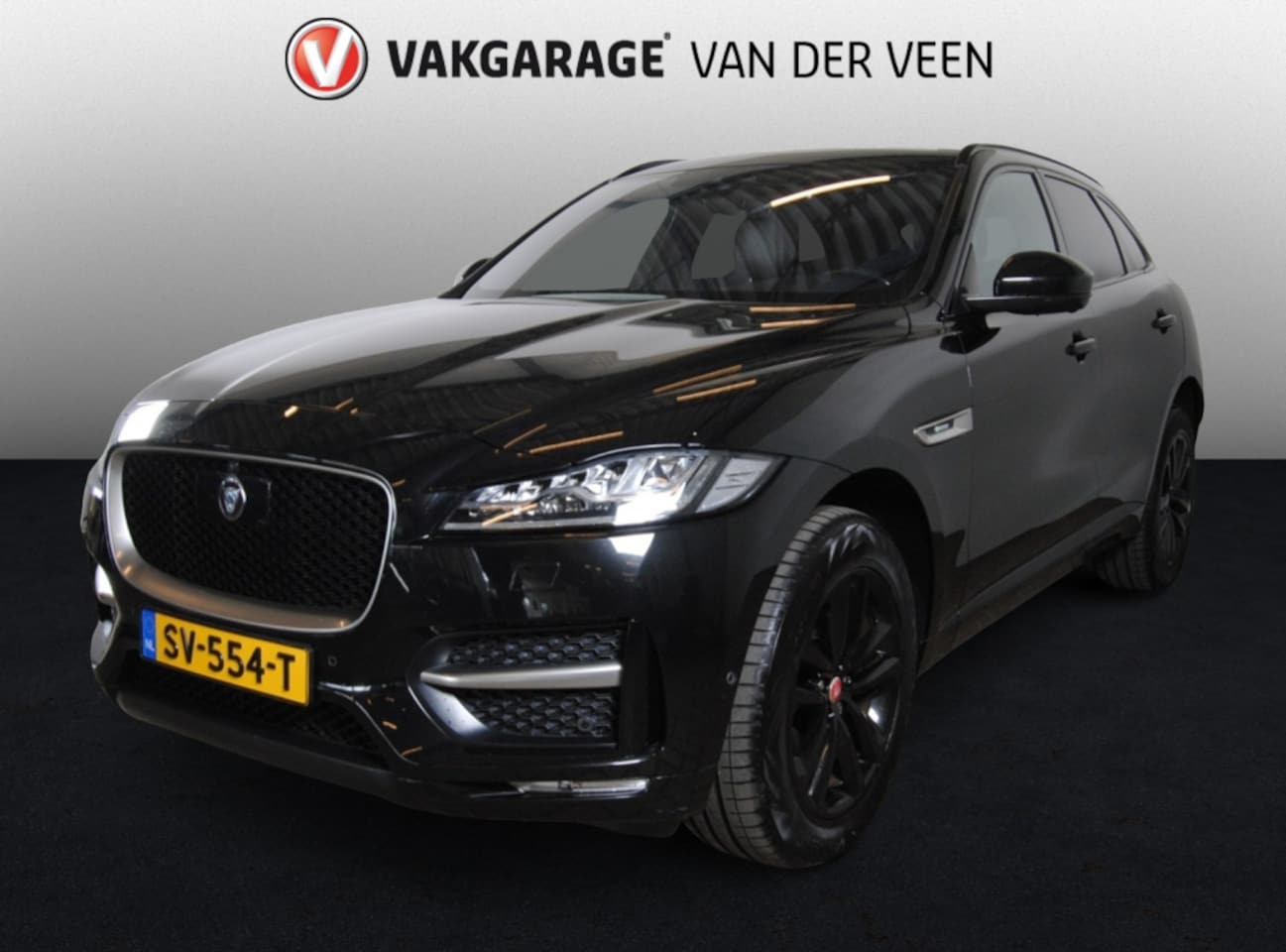 Jaguar F-Pace - | 2.0 Portf. AWD 20d | Trekhaak uitklapbaar| Schuif/kanteldak - AutoWereld.nl