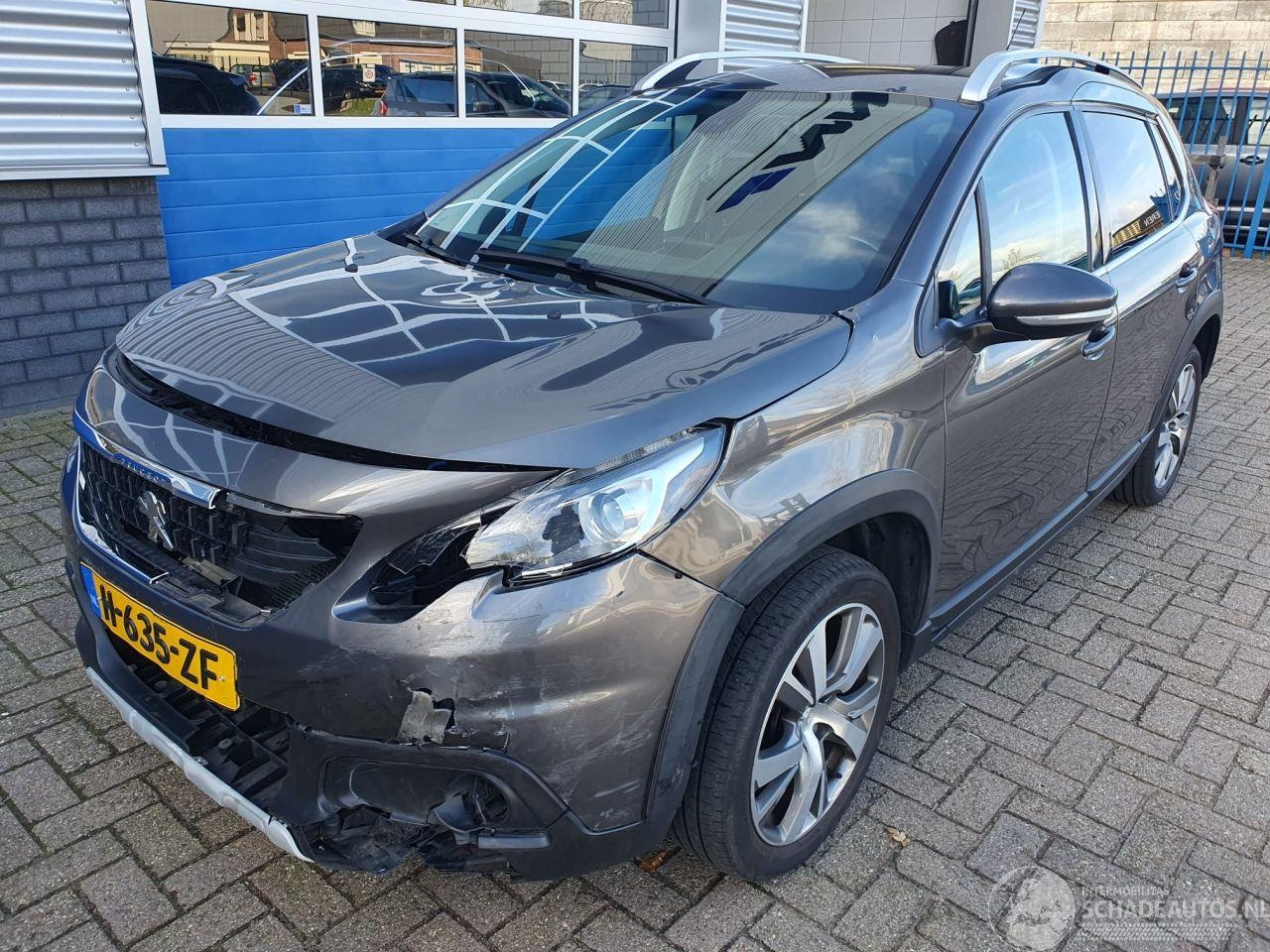 Peugeot 2008 - 1.2 Automaat PureTech Blue Lease Allure - AutoWereld.nl