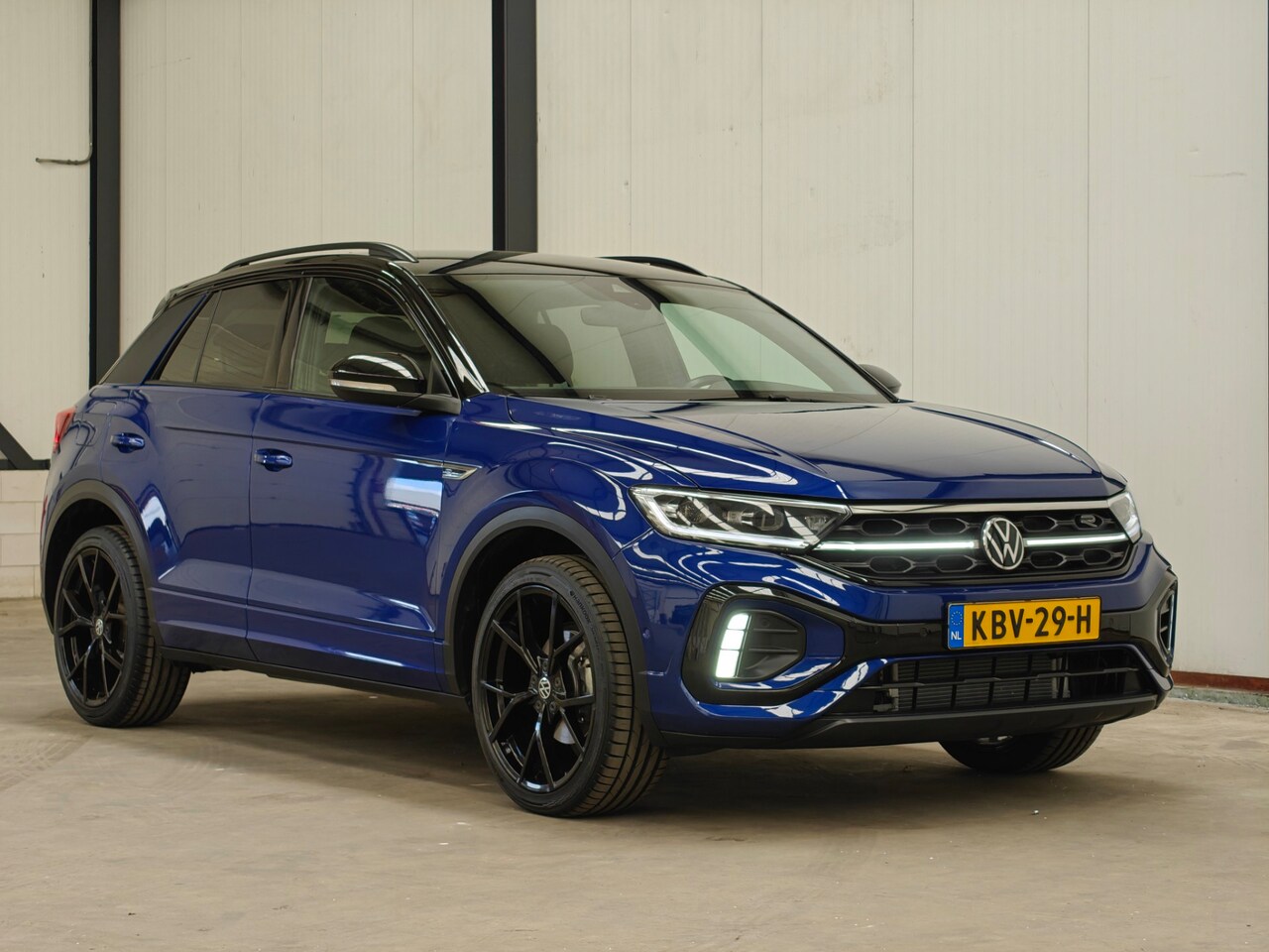 Volkswagen T-Roc - 1.5 TSI 3x R-Line Business|IQ Light|Trekhaak|ACC|DCC|Camera|Side Assist| - AutoWereld.nl