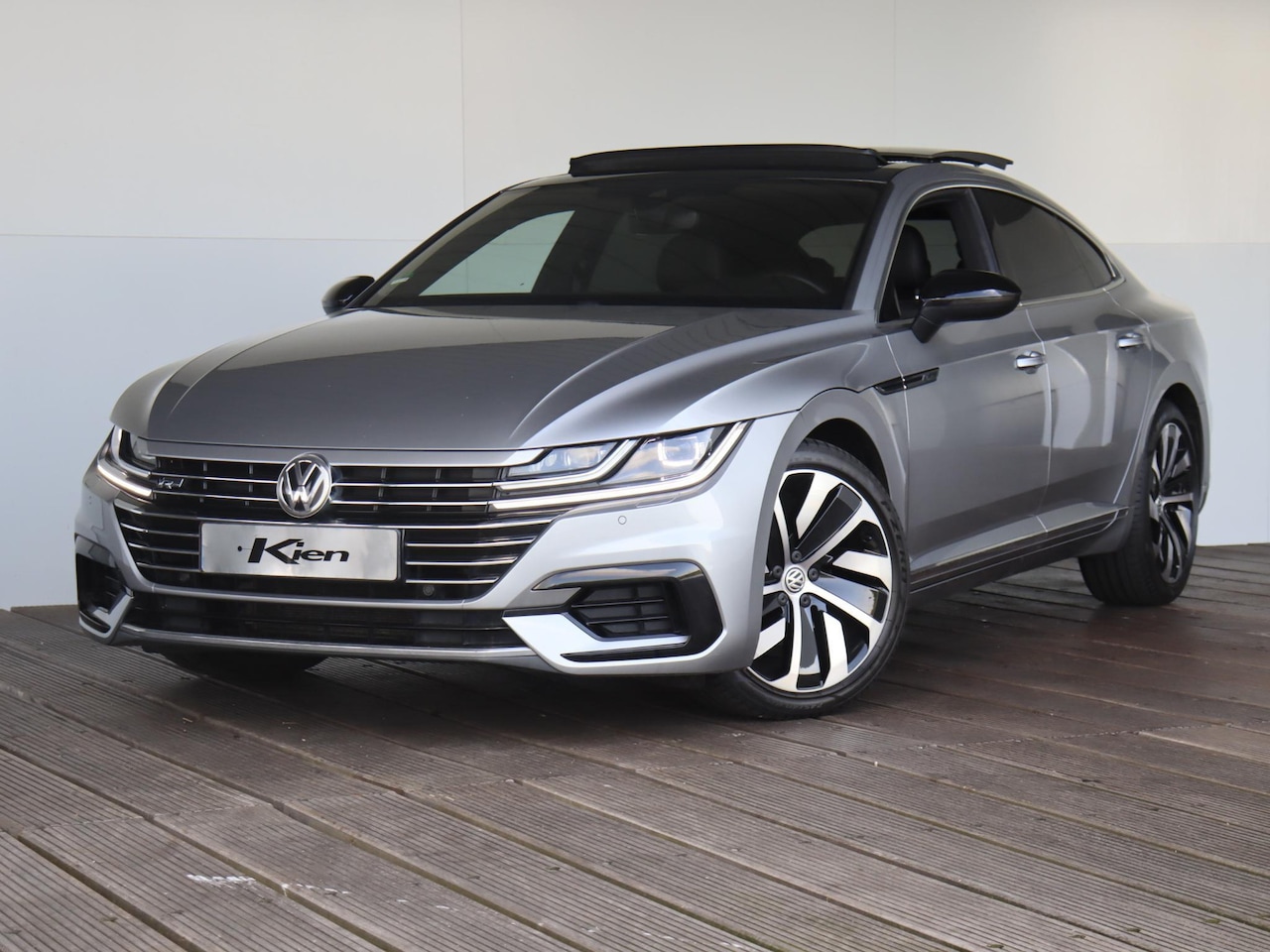 Volkswagen Arteon - 1.5 TSI R Line | Panorama dak | stoelverwarming | 19 inch | Full LED | - AutoWereld.nl
