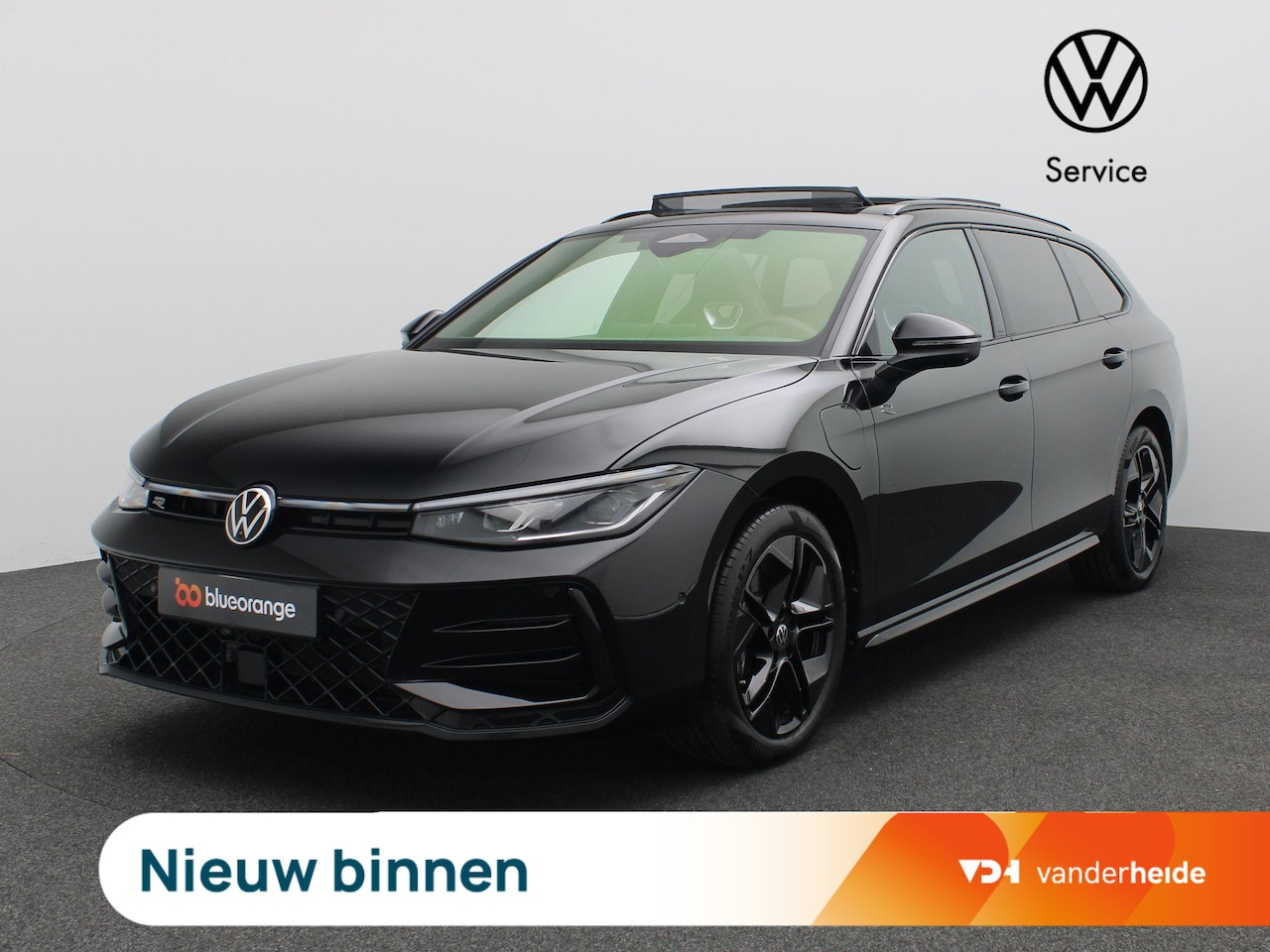 Volkswagen Passat Variant - 1.5 eHybrid R-Line Edition 272PK DSG SOH 100%, Pano-Schuifdak, Trekhaak, Black Style, Head - AutoWereld.nl