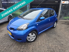 Toyota Aygo - 1.0-12V Dynamic Blue | NW KOPPELING | 12MND GARANTIE | AUTOMAAT | AIRCO | ELEC RAMEN | LMV