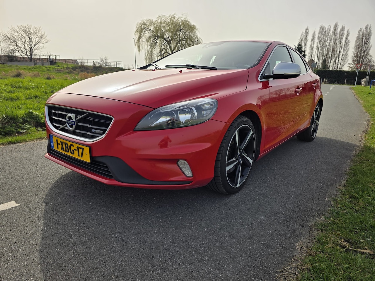 VOLVO V40