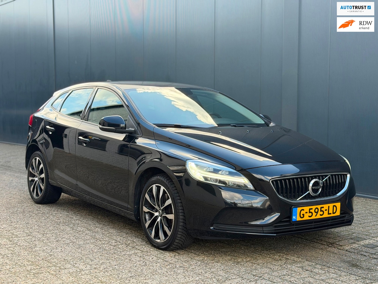 Volvo V40 - 1.5 T2 Automaat|Facelift|StoelVW|Camera|APK - AutoWereld.nl