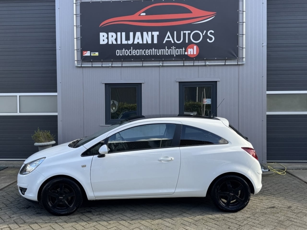 Opel Corsa - Color edition 1.4-16V - AutoWereld.nl