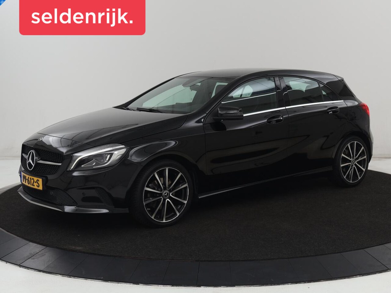 Mercedes-Benz A-klasse - 160 Ambition | Origineel NL | Half leder | Sportstoelen | Full LED | Navigatie | 18'' | Pa - AutoWereld.nl